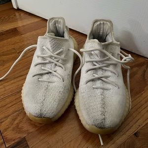 YEEZY boost men’s size 7 women’s size 9 used condition.